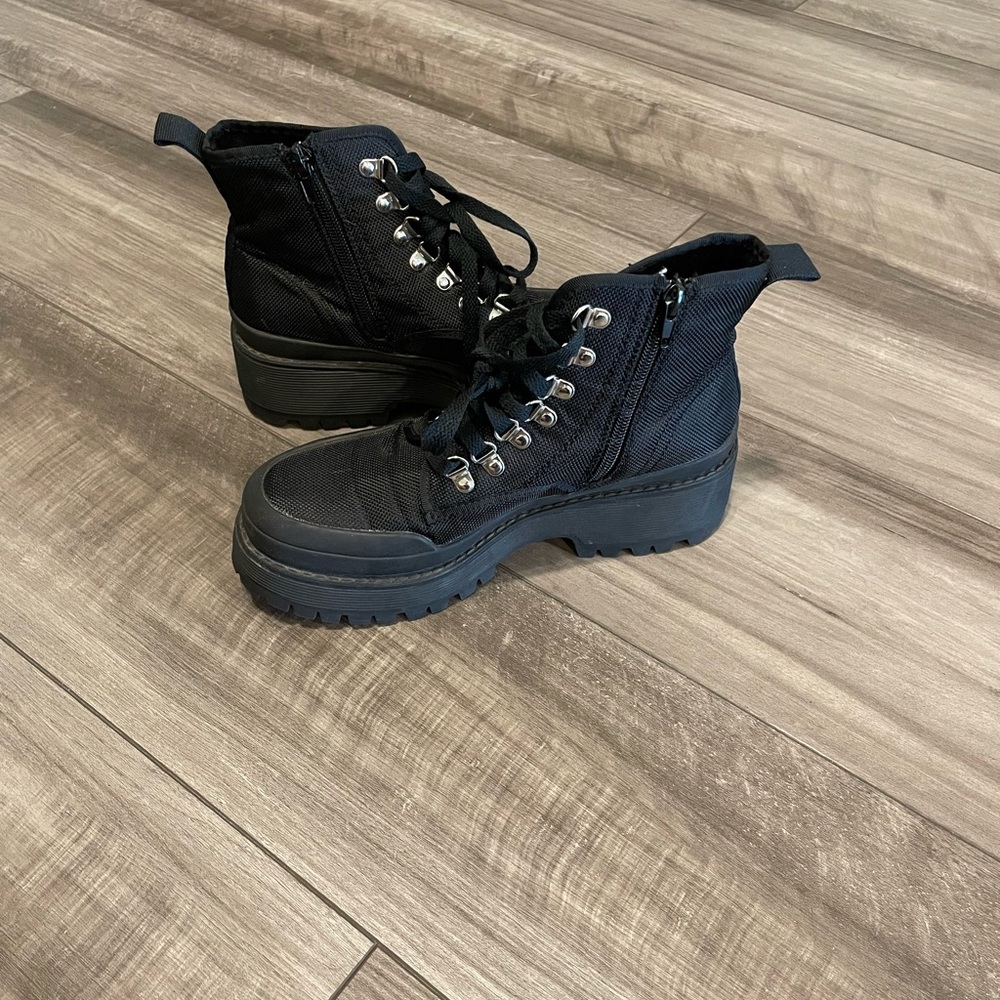 Canvase Fabric Steve Madden ankle booties - Picture 2 of 7